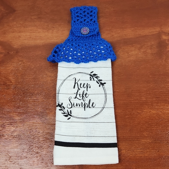 Crocheted Top Hanging Kitchen Towel